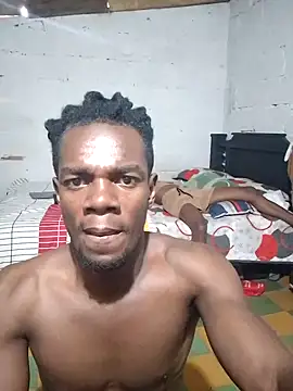 Snapshot of Cesar2501_ chatting on 01-27-25, 07:24 Cesar2501 online show from 01-27-25, 07:24