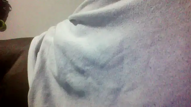 Snapshot of Cesar2501_ chatting on 10-18-25, 08:20 Cesar2501 online show from 10-18-25, 08:20