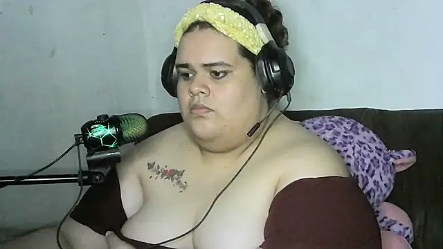 GeovanaLiveHot online show from 10-27-25, 07:34