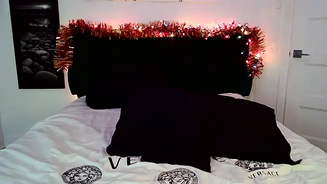 Snapshot of RubyLaStar chatting on 12-30-24, 12:00 RubyLaStar online show from 12-30-24, 12:00