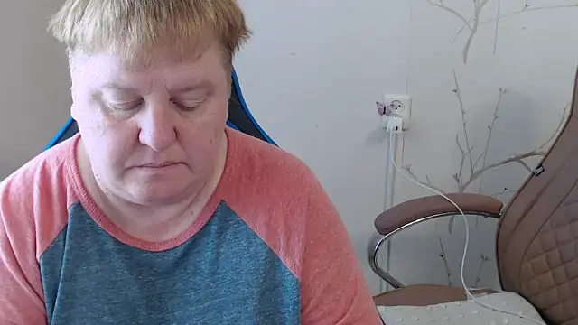 Snapshot of Limonka-Fire chatting on 06-16-26, 07:55 Limonka-Fire online show from 06-16-26, 07:55
