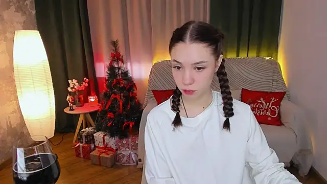 MilliBrown  online show from 12-17-24, 07:07