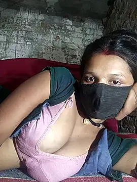 Hoty girl 143 online show from 07-12-26, 04:36