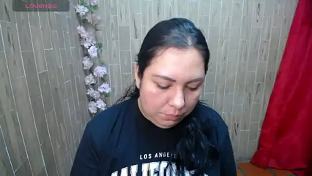 Snapshot of solyeria chatting on 06-08-26, 07:31 solyeria online show from 06-08-26, 07:31