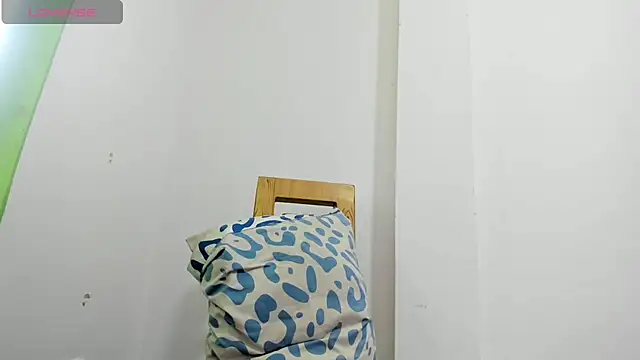 Kayla sofip01 online show from 12-08-24, 08:04