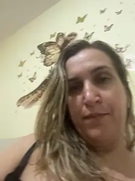 Snapshot of Bia_sexynovaes chatting on 05-25-26, 12:16 Bia sexynovaes online show from 05-25-26, 12:16