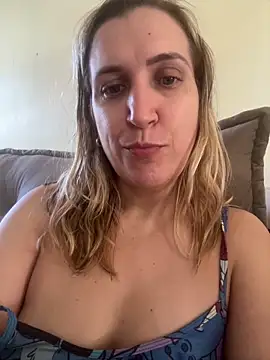 Snapshot of Bia_sexynovaes chatting on 05-27-26, 02:03 Bia sexynovaes online show from 05-27-26, 02:03