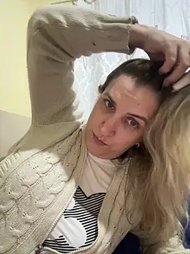Snapshot of Bia_sexynovaes chatting on 06-05-26, 01:34 Bia sexynovaes online show from 06-05-26, 01:34