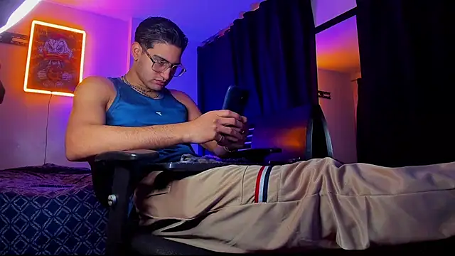 Giomar Reyes online show from 03-22-25, 06:33