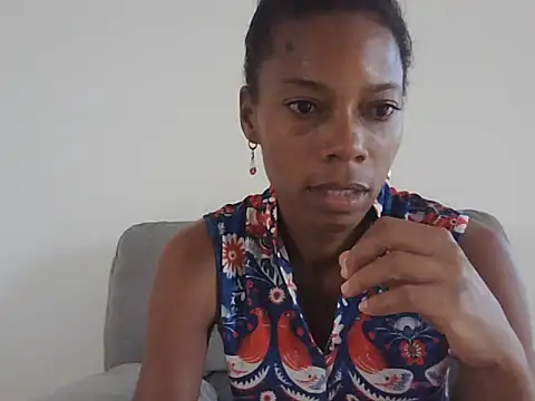 Snapshot of adele-33 chatting on 10-11-25, 09:24 adele-33 online show from 10-11-25, 09:24