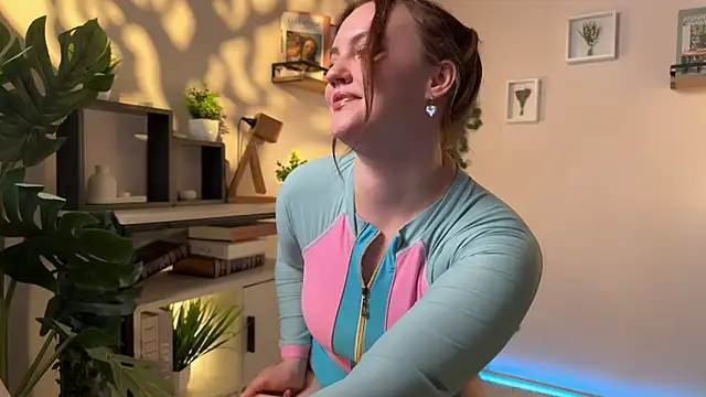 Lella Ryann  online show from 10-01-25, 07:58