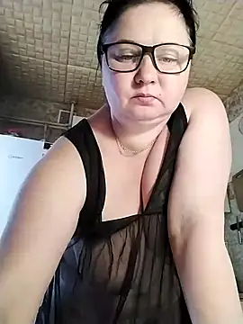 Snapshot of Holly-69 chatting on 04-23-26, 11:42 Holly-69 online show from 04-23-26, 11:42