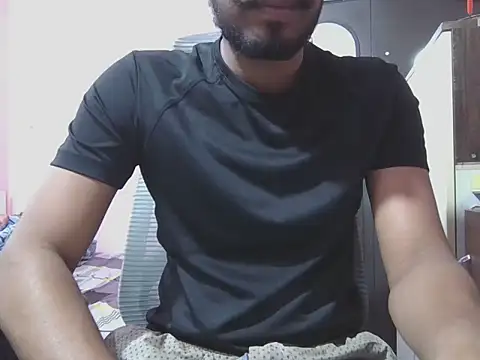 Snapshot of KissesBoyAD chatting on 10-27-25, 05:28 KissesBoyAD online show from 10-27-25, 05:28