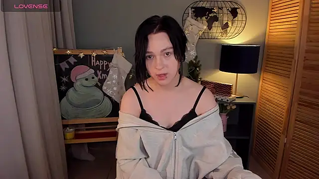 Snapshot of fiamoory chatting on 12-22-24, 04:39 fiamoory online show from 12-22-24, 04:39