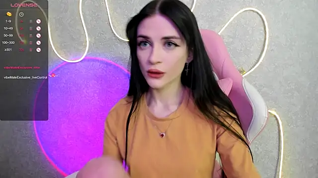 Molly Crystall online show from 05-18-26, 03:13
