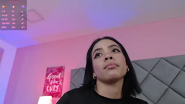 SaraSchmitt online show from 03-18-25, 07:10