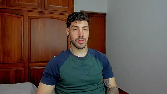 Guyinthemountain online show from 05-11-26, 01:17