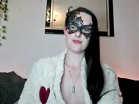 Snapshot of LexiSnowUK chatting on 01-09-25, 08:01 LexiSnowUK online show from 01-09-25, 08:01