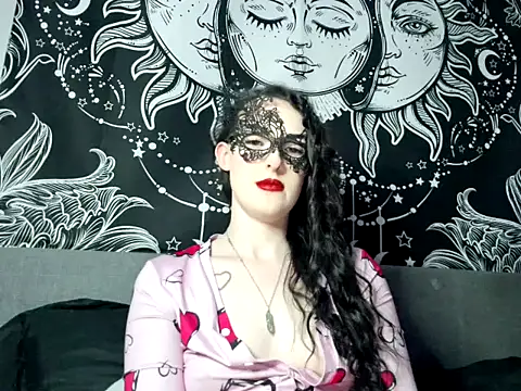 Snapshot of LexiSnowUK chatting on 02-07-25, 08:10 LexiSnowUK online show from 02-07-25, 08:10