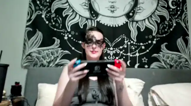 Snapshot of LexiSnowUK chatting on 02-20-25, 11:21 LexiSnowUK online show from 02-20-25, 11:21