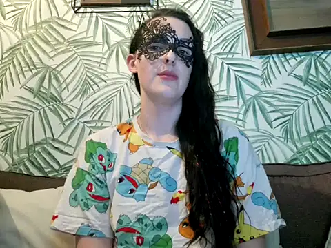 Snapshot of LexiSnowUK chatting on 03-05-25, 10:10 LexiSnowUK online show from 03-05-25, 10:10