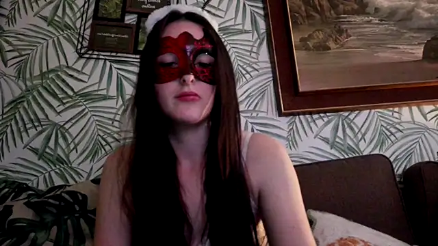 Snapshot of LexiSnowUK chatting on 10-25-25, 10:01 LexiSnowUK online show from 10-25-25, 10:01