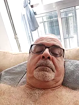 Satiro Sevilla online show from 09-15-25, 05:13