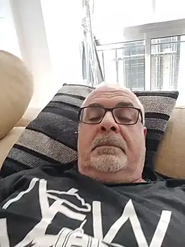 Satiro Sevilla online show from 11-07-25, 04:07