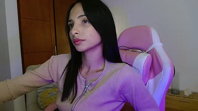 AnnitaSerna  online show from 04-01-26, 03:29