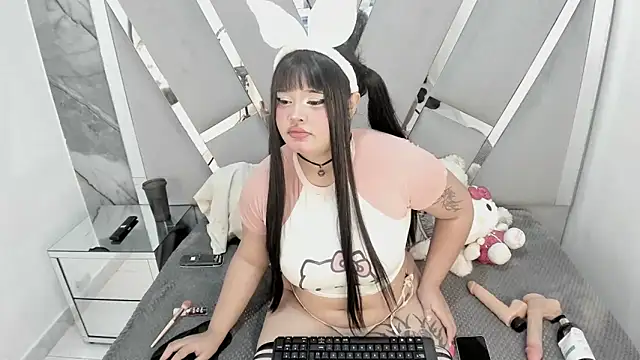 kittyhtx online show from 10-16-25, 04:57