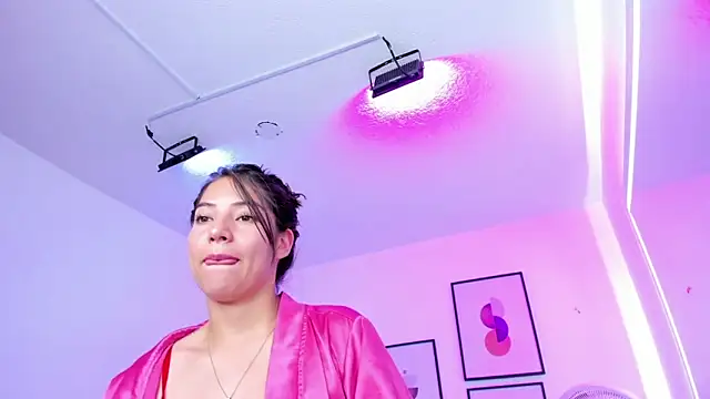 Ema louis  online show from 01-19-25, 03:42