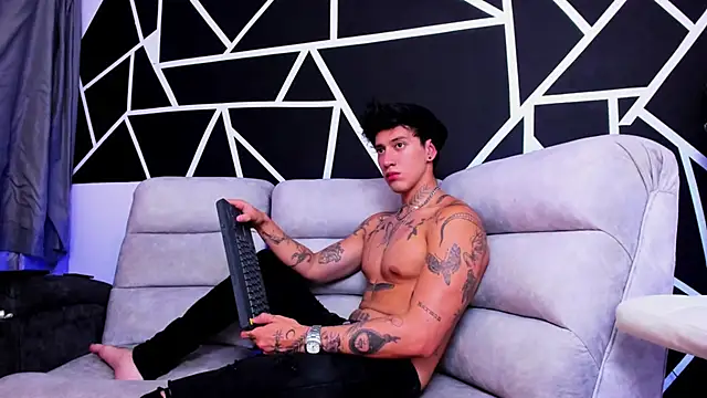 JUSTIN FULLER1 online show from 02-12-25, 07:45