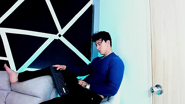 JUSTIN FULLER1 online show from 09-19-25, 12:45