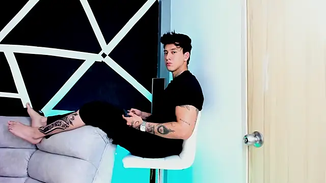 JUSTIN FULLER1 online show from 10-19-25, 03:45