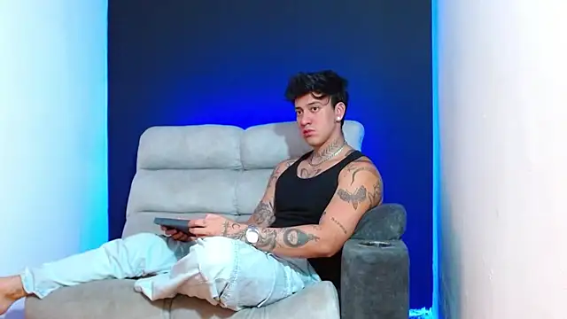 JUSTIN FULLER1 online show from 12-21-25, 03:41