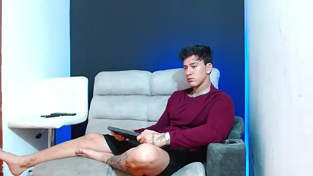 JUSTIN FULLER1 online show from 04-04-26, 07:44