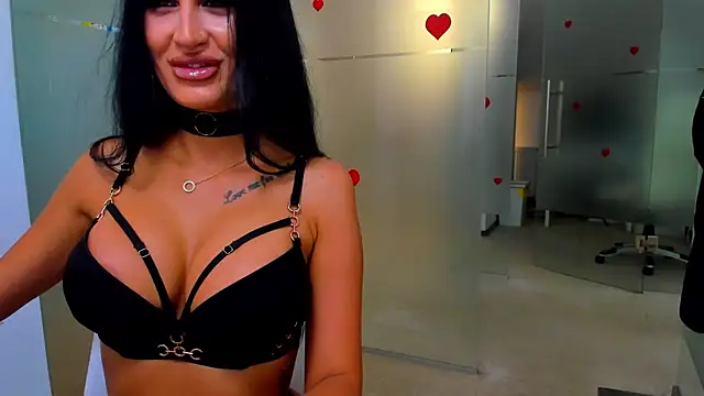 Snapshot of Queenrafaella chatting on 07-16-26, 11:16 Queenrafaella online show from 07-16-26, 11:16