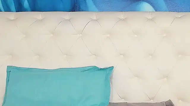 SkinnyDolly online show from 04-22-26, 02:14