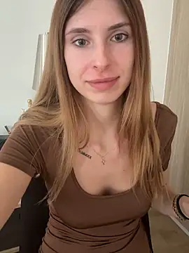 emma05 online show from 02-26-26, 06:56