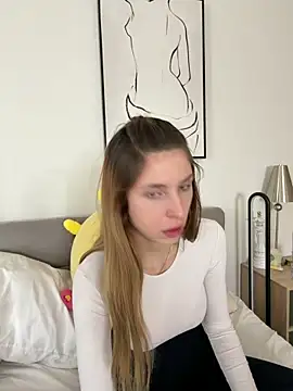 emma05 online show from 03-27-26, 07:03