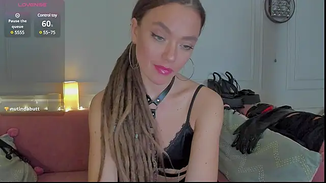 Snapshot of KellyFouler chatting on 02-09-25, 02:18 KellyFouler online show from 02-09-25, 02:18