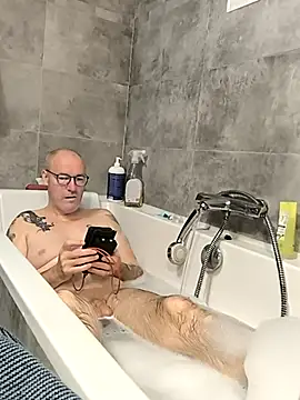 bogland33 online show from 11-08-25, 06:40