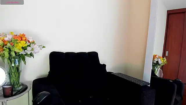 its  angelica  online show from 04-17-26, 06:44