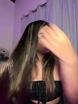 Snapshot of tuckersabrina chatting on 02-19-25, 11:36 tuckersabrina online show from 02-19-25, 11:36