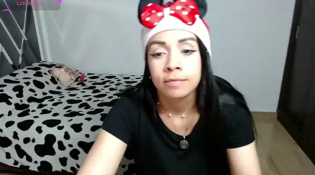 Snapshot of Amber_Lovely chatting on 12-18-24, 01:05 Amber Lovely online show from 12-18-24, 01:05