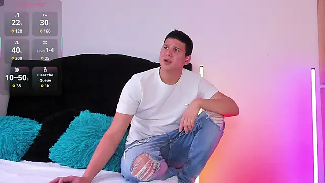 Snapshot of ANDREZALVAREZ chatting on 11-06-25, 09:05 ANDREZALVAREZ online show from 11-06-25, 09:05