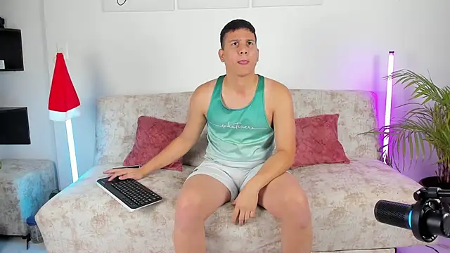 Snapshot of ANDREZALVAREZ chatting on 11-26-25, 12:00 ANDREZALVAREZ online show from 11-26-25, 12:00