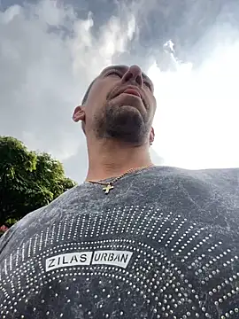 Snapshot of dantedesirexx chatting on 12-13-24, 09:09 dantedesirexx online show from 12-13-24, 09:09