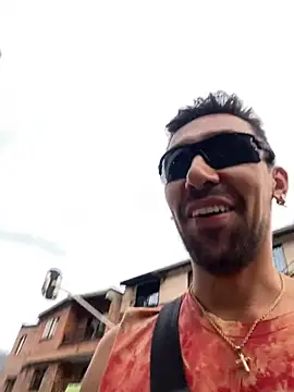 Snapshot of dantedesirexx chatting on 01-28-25, 10:45 dantedesirexx online show from 01-28-25, 10:45