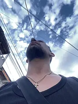 Snapshot of dantedesirexx chatting on 01-31-25, 10:10 dantedesirexx online show from 01-31-25, 10:10